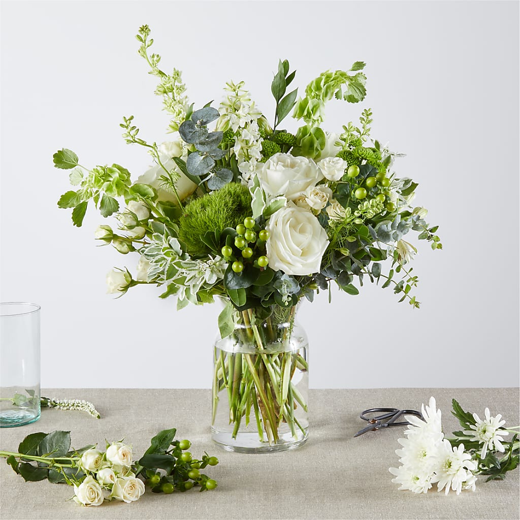 Irish Garden - A Florist Original – FLOWERS BY DICK & SON INC, Akron OH