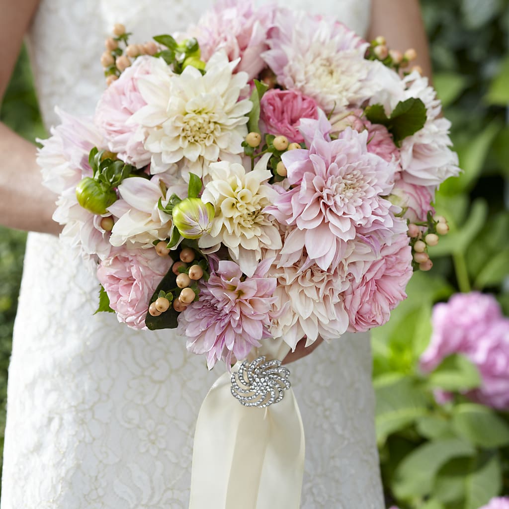 Heart's Promise Bouquet – FLOWERS BY DICK & SON INC, Akron OH