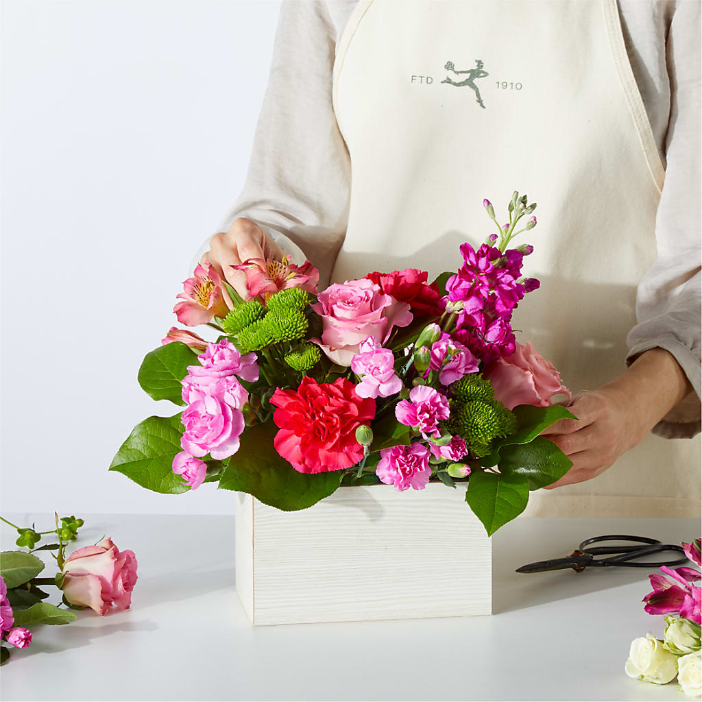 Sweetberry Box – A Florist Original – FLOWERS BY DICK & SON INC, Akron OH