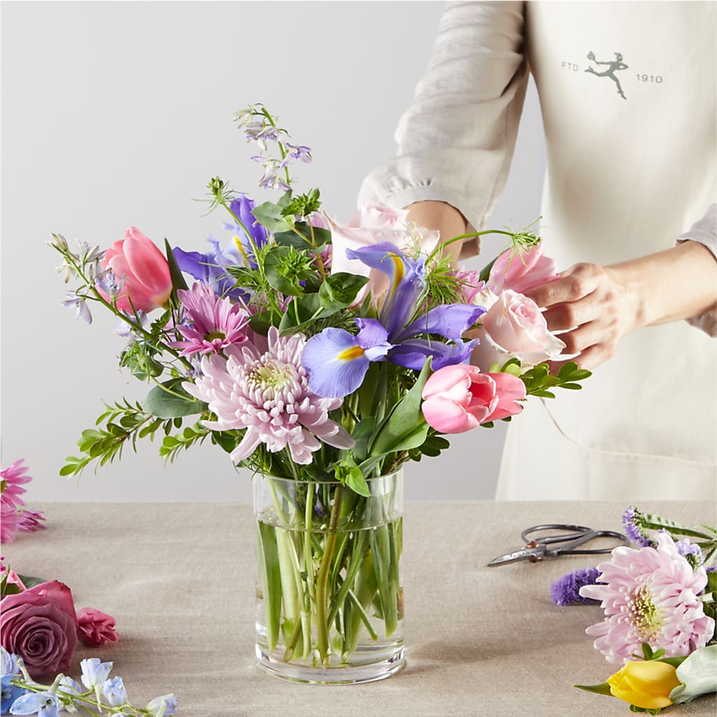 Pastel Tradition - A Florist Original – FLOWERS BY DICK & SON INC, Akron OH