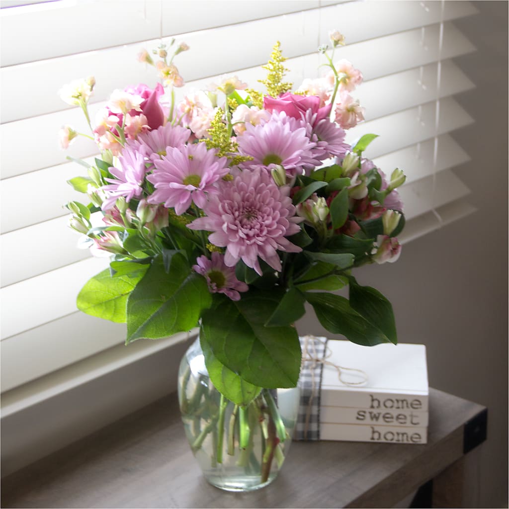 Pastel Tradition - A Florist Original – FLOWERS BY DICK & SON INC, Akron OH