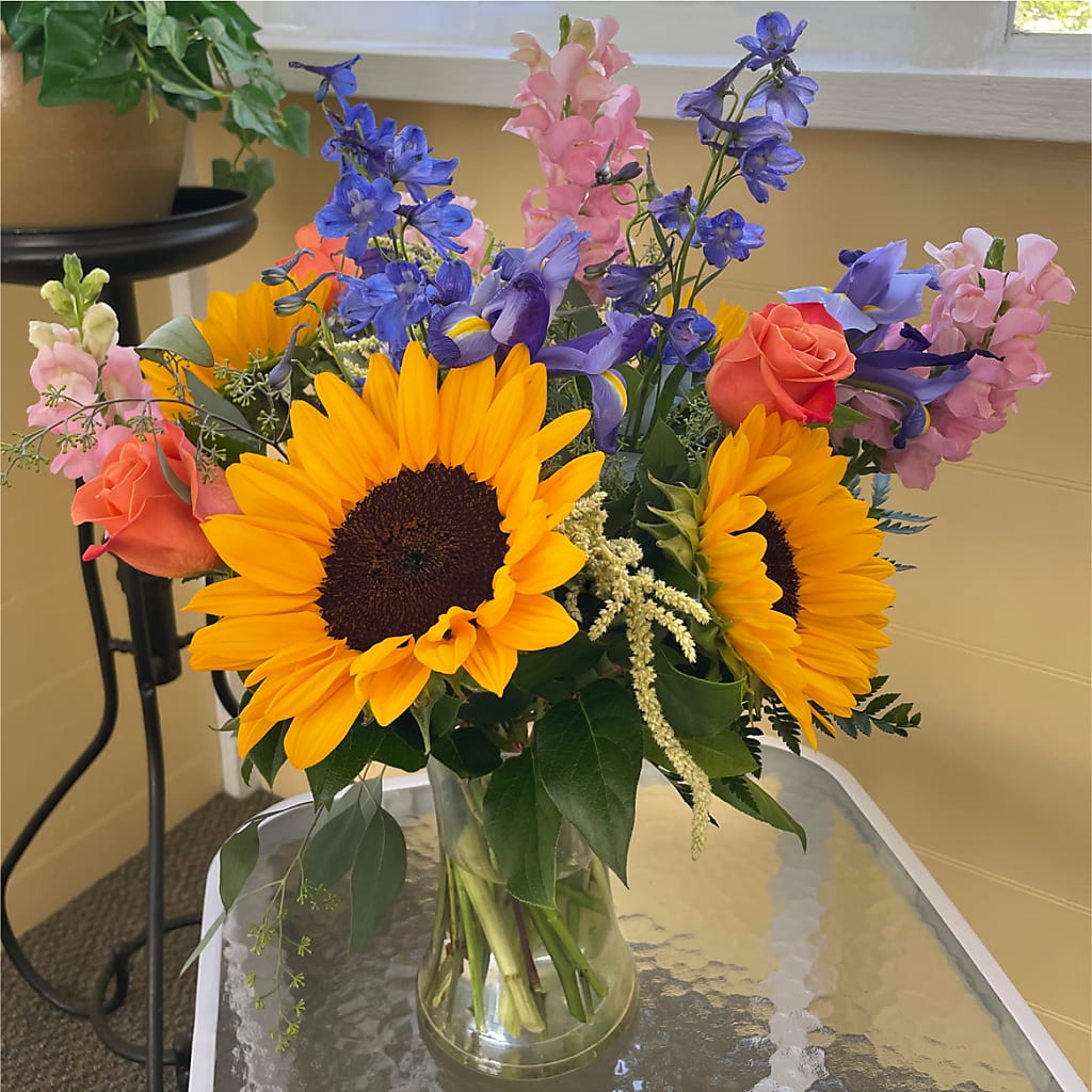 Rays of Life Bouquet – FLOWERS BY DICK & SON INC, Akron OH